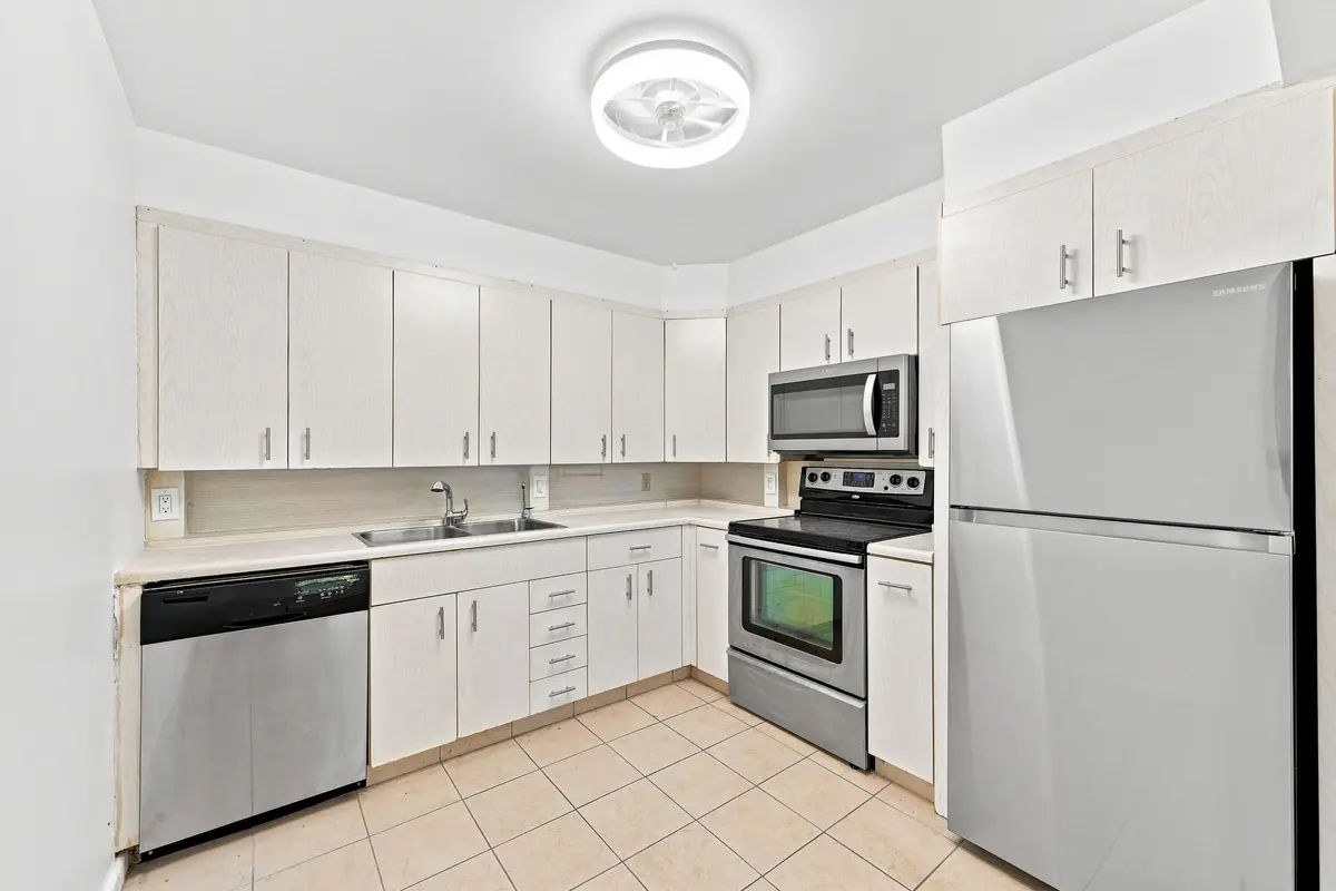 Kitchen at 2035 NEWCASTLE B, Boca Raton