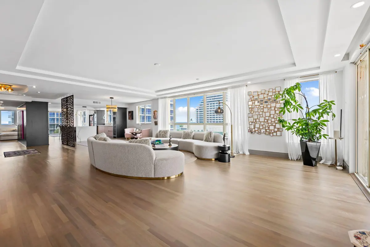35-web-or-mls-DSC_1638 at 209 N Birch Road 1002, Fort Lauderdale