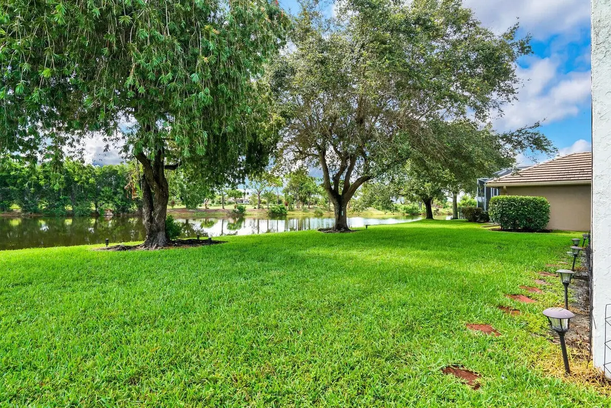 20230922155854072432000000-o at 1720 Corsica Drive, Wellington