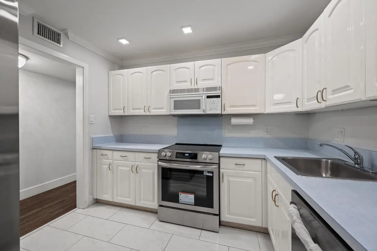 Kitchen at 22615 SW 66th Avenue 208, Boca Raton