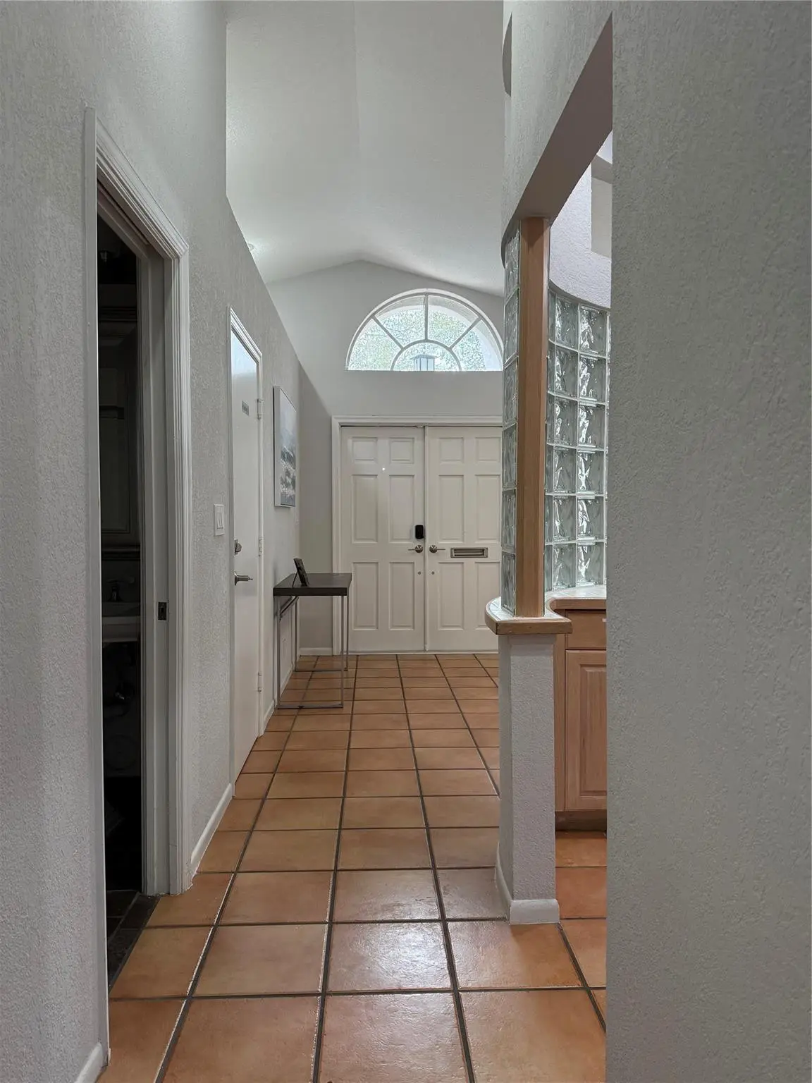 Photo 8 at 607 SW 15TH Street, Fort Lauderdale