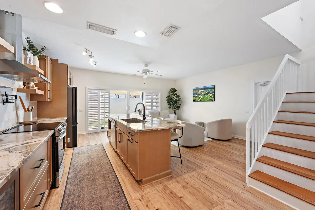68 Live Oak Cir-3 at 68 Live Oak Circle, Tequesta