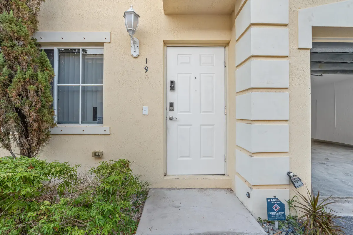 190 SE 2nd Street, Deerfield Beach, FL – photo 4