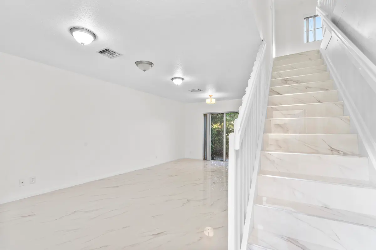 190 SE 2nd Street, Deerfield Beach, FL – photo 5