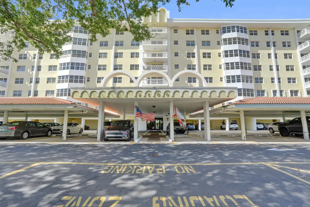 DSC00999 at 2500 NE 48TH Lane 606, Fort Lauderdale