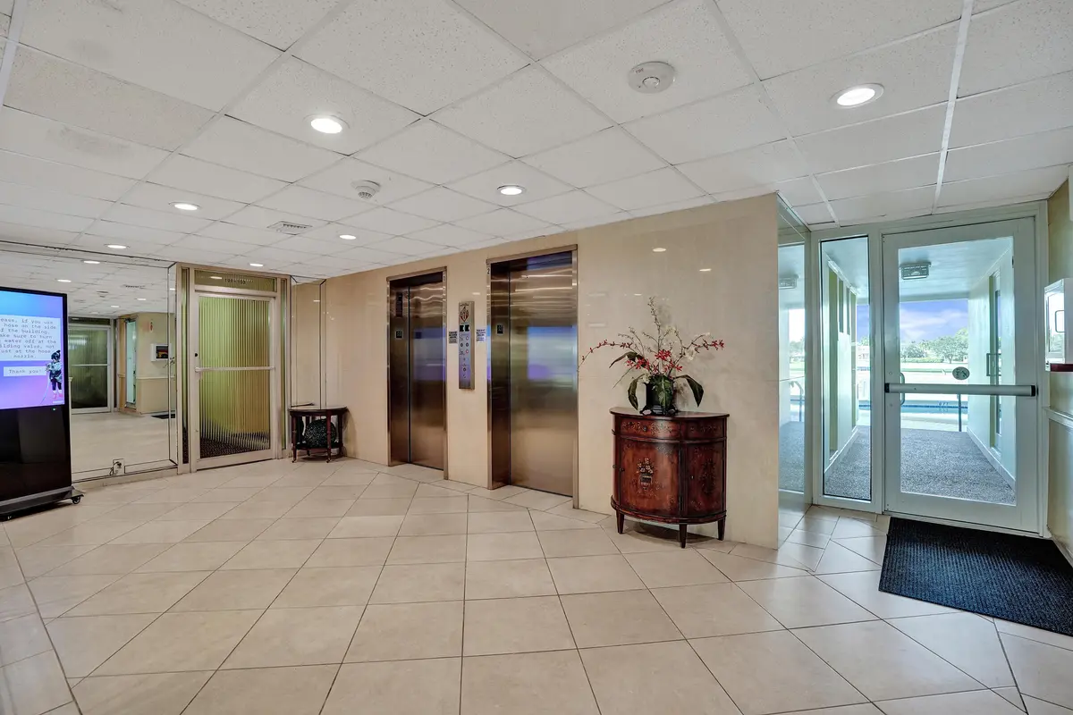 DSC00987 at 2500 NE 48TH Lane 606, Fort Lauderdale