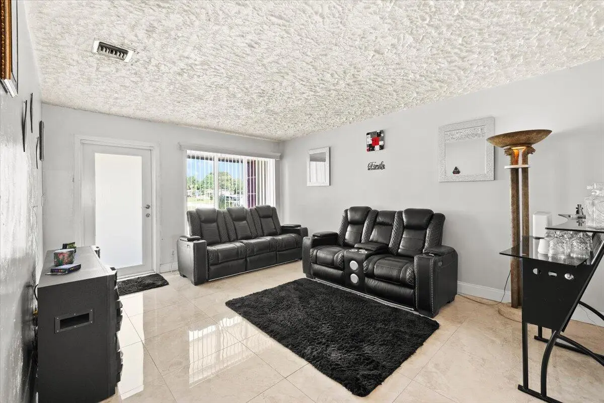 07-424A3892 at 508 NE 2ND Terrace, Deerfield Beach