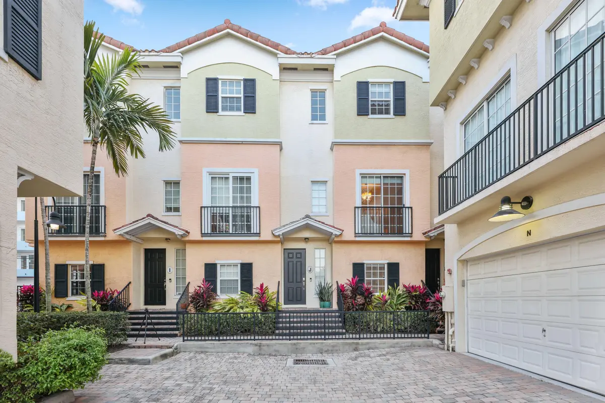 front at 150 NE 6th Avenue k, Delray Beach