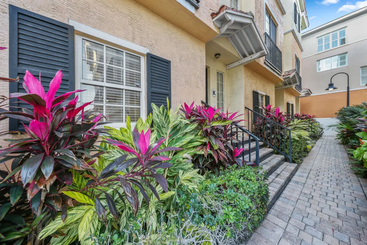 150 NE 6th ave K - 13 at 150 NE 6th Avenue k, Delray Beach