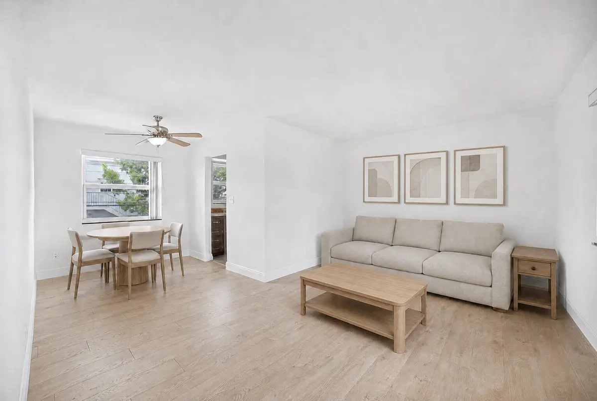 B2 at 1649 SE 4th Street B3, Deerfield Beach