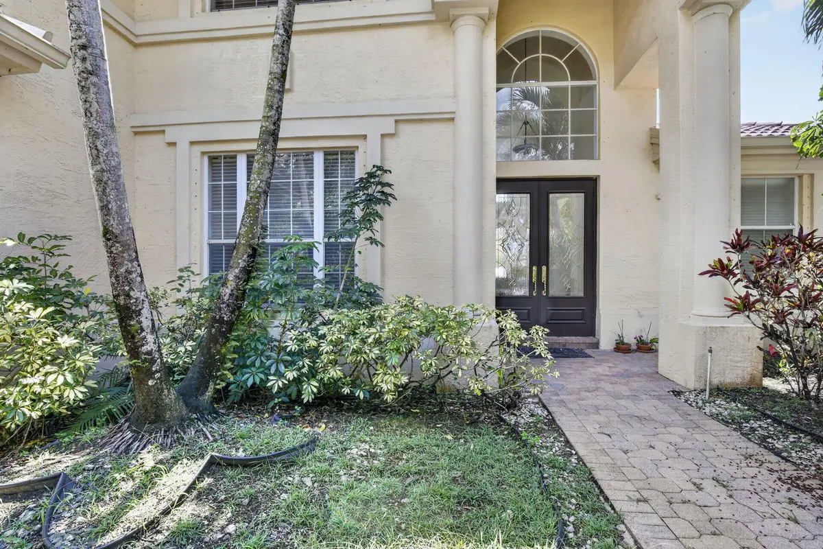 4-web-or-mls-_A7A2312 at 13382 Lakepointe Circle, Cooper City