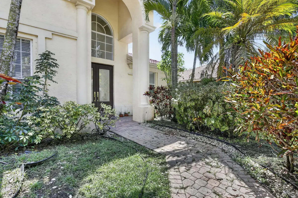 5-web-or-mls-_A7A2315 at 13382 Lakepointe Circle, Cooper City