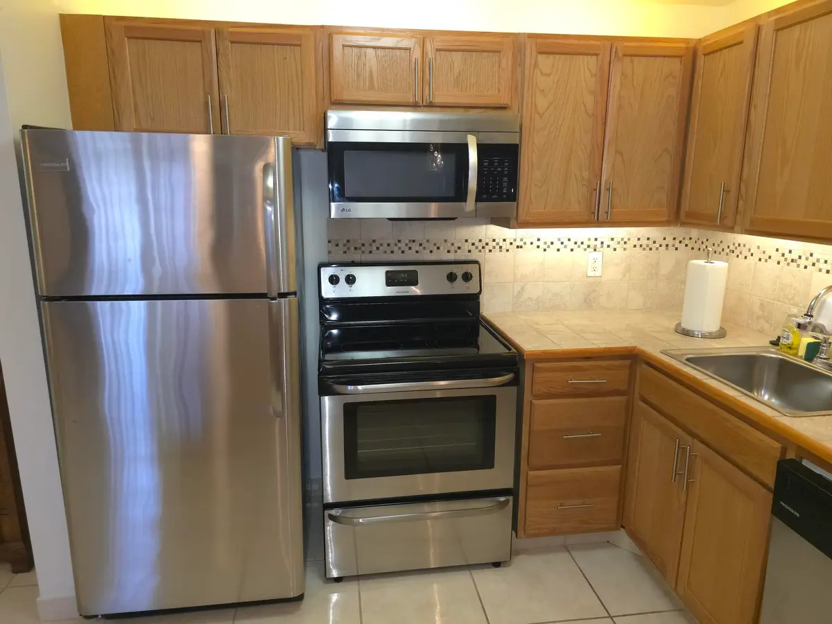 105 OXFORD 100, West Palm Beach, FL – photo 3