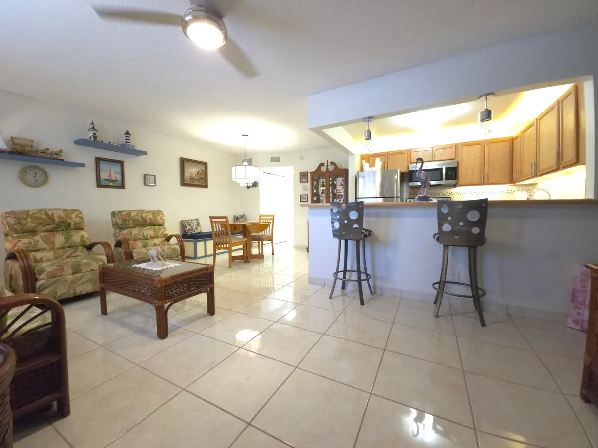105 OXFORD 100, West Palm Beach, FL – photo 6