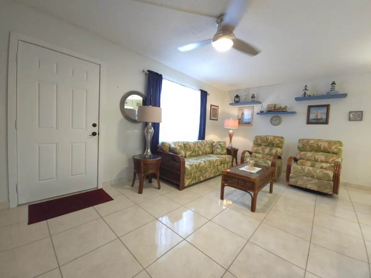 105 OXFORD 100, West Palm Beach, FL – photo 7