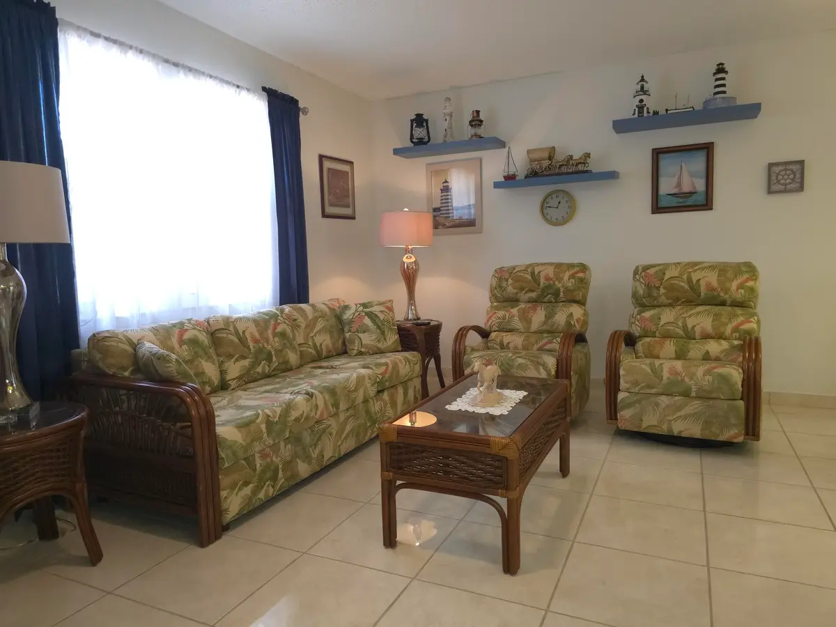 105 OXFORD 100, West Palm Beach, FL – photo 8