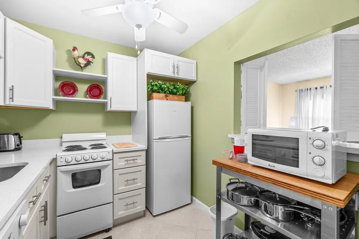 Kitchen 3 at 68 Suffolk B 680, Boca Raton