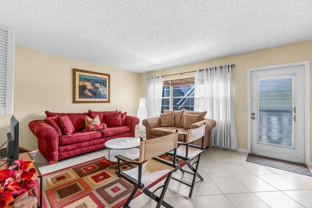Living 2 at 68 Suffolk B 680, Boca Raton