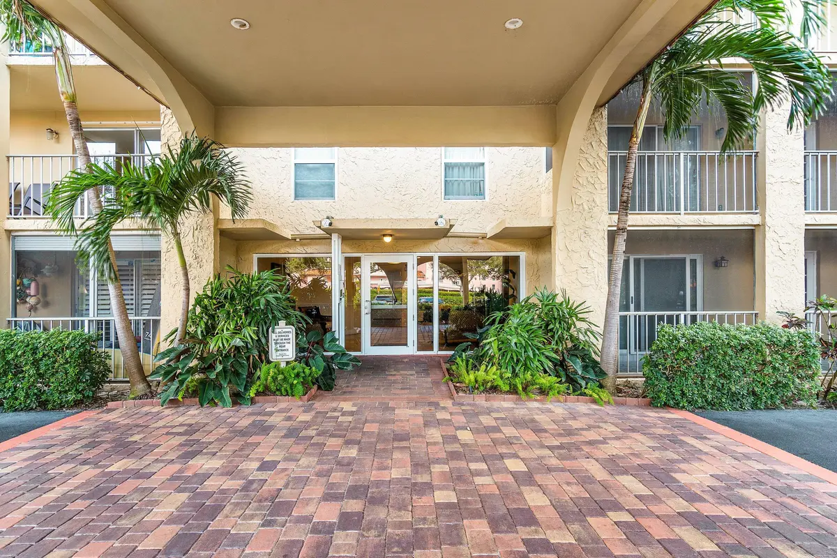 002-1111SouthOceanBoulevard-315-DelrayBe at 1111 S Ocean Boulevard 315, Boca Raton