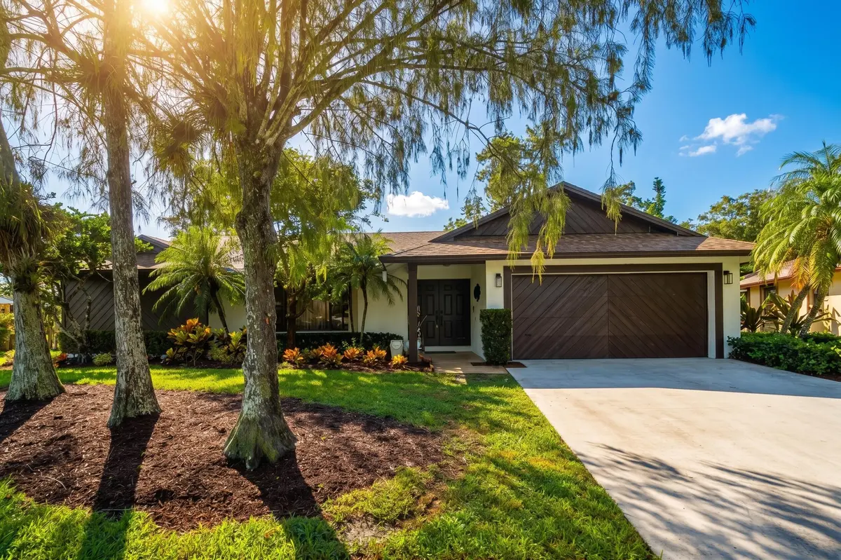 front at 606 JUNIPER Place, Wellington