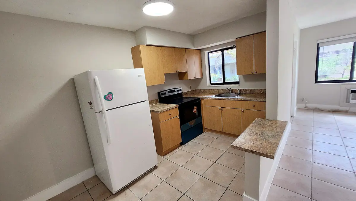 12_kitchen_alt at 435 NW 41ST Street 4, Oakland Park