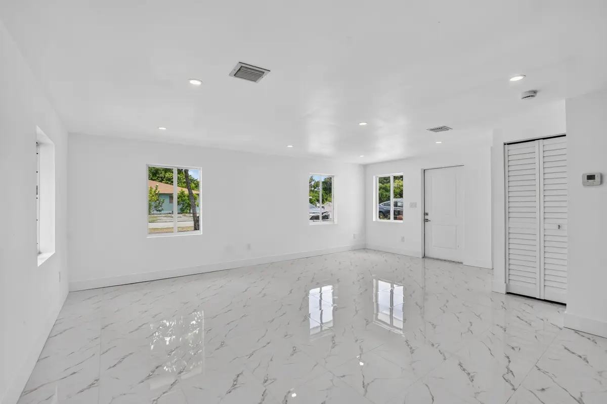 7-web-or-mls-DSC_1804 at 182 SW 6 Street, Deerfield Beach