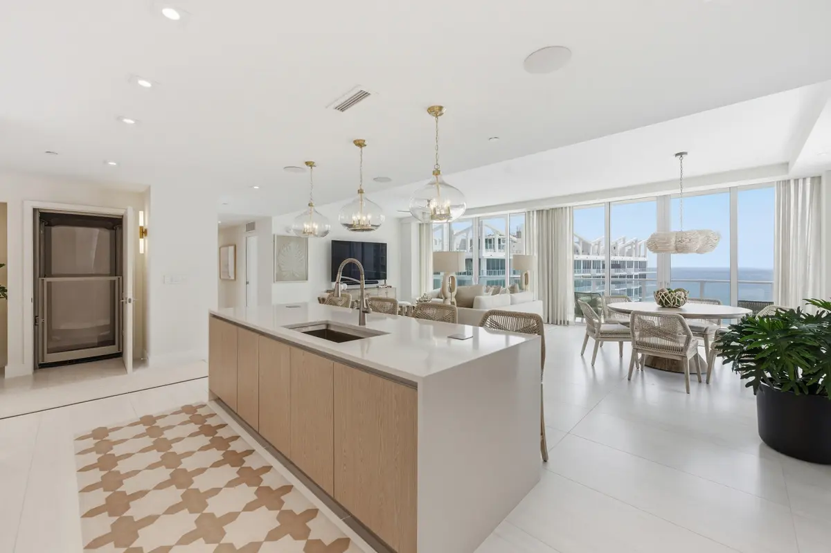 18__jjl2701 at 3100 N OCEAN Drive P-PH4, Singer Island