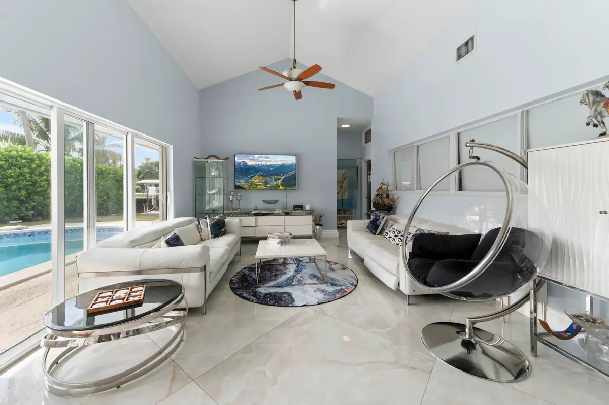 06 Living Room 03 at 1516 SE 10TH Street, Deerfield Beach
