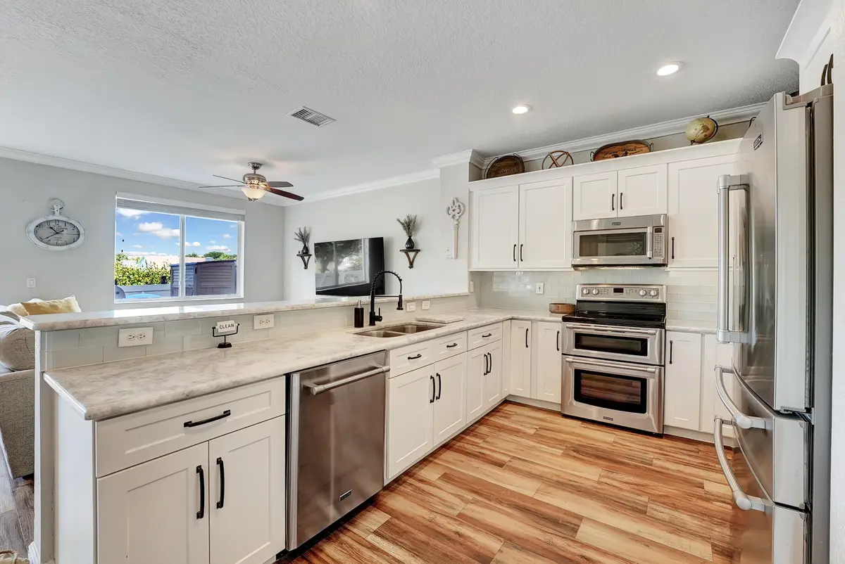 20251007133215254804000000-o at 3008 N Evergreen Circle, Boynton Beach