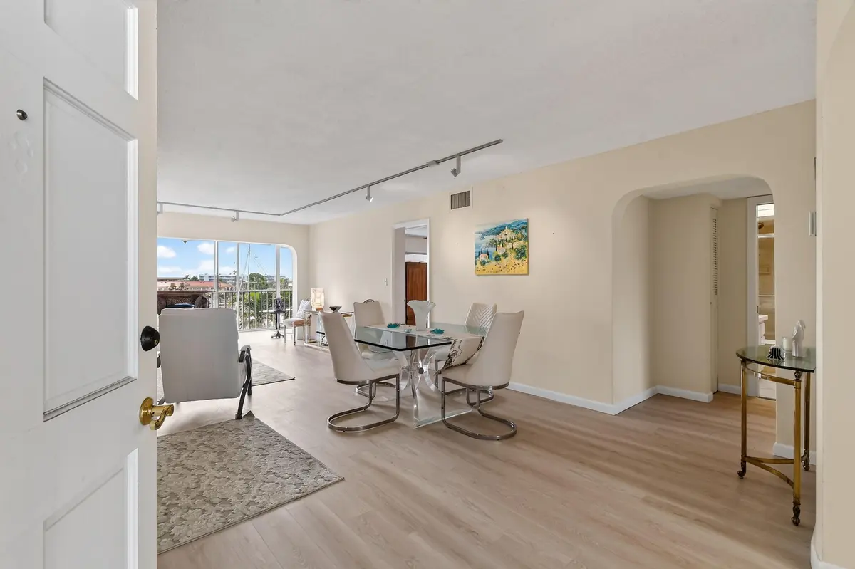 907MarinaDr#306(5) at 907 Marina Drive Unit 306, North Palm Beach