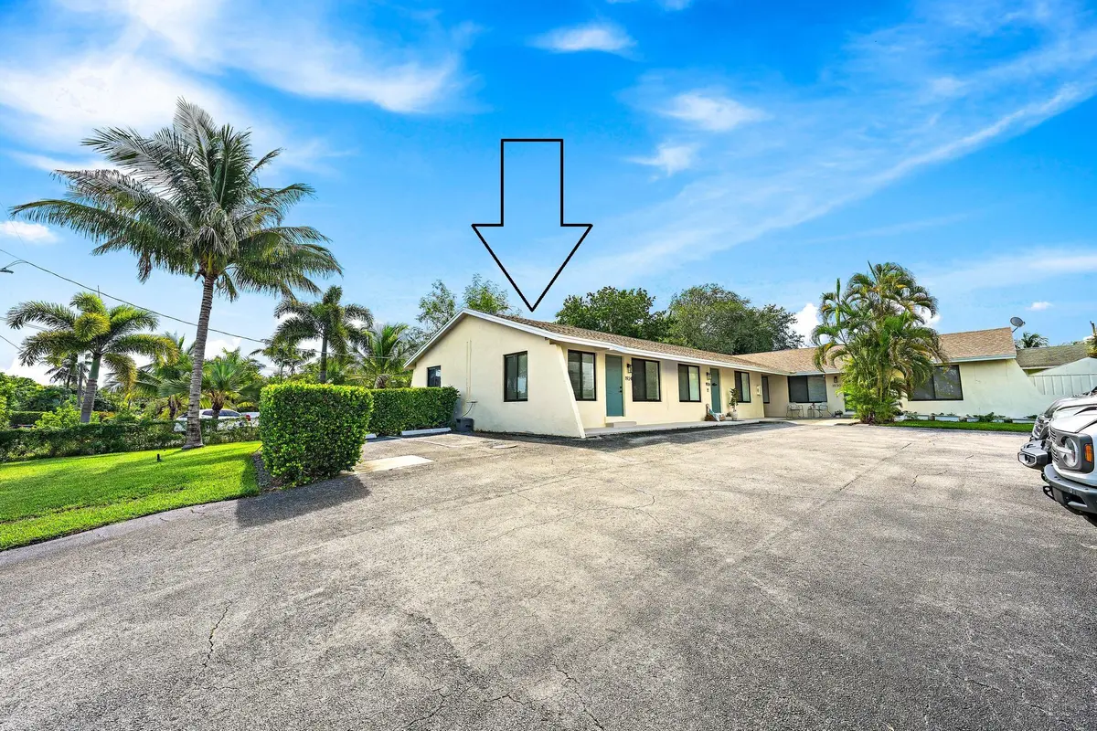 1924 Service Rd-1 - with arrow at 1924 Service Road, North Palm Beach