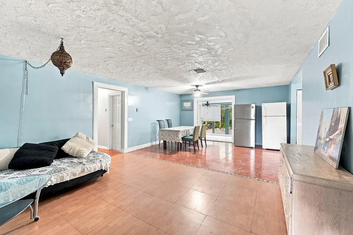 04_foyer at 4031 NW 7th Avenue, Deerfield Beach