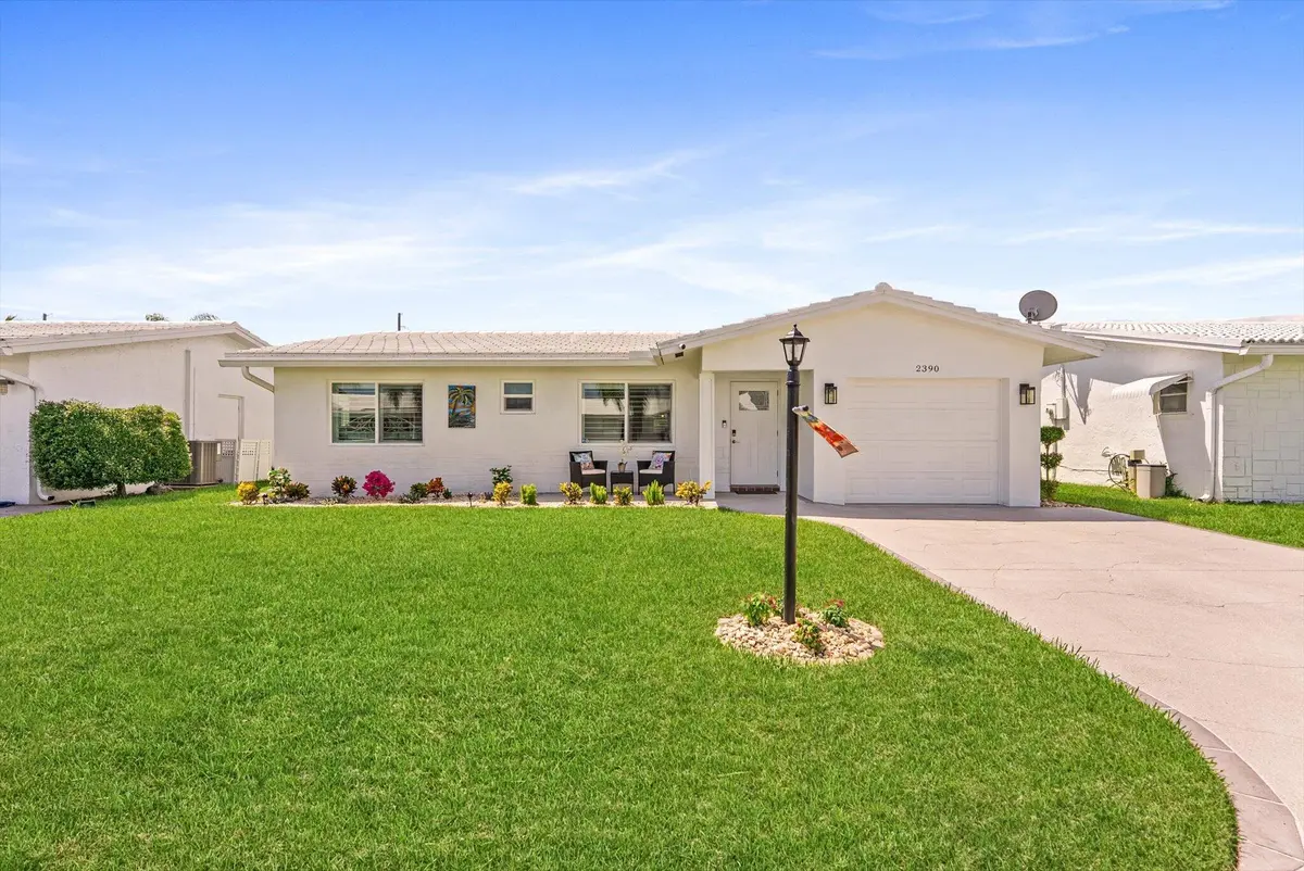 04-4 at 2390 SW 14th Avenue, Boynton Beach
