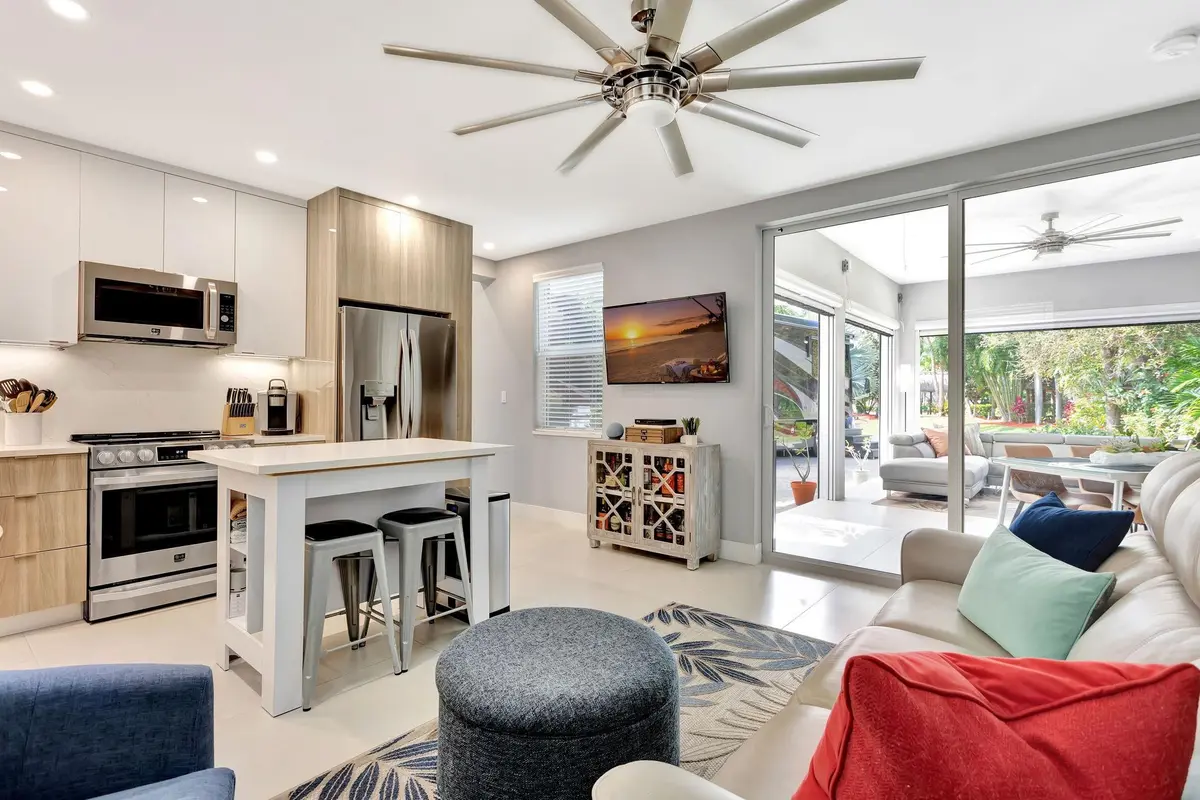 Photo 6 at 397 SUNDIAL Circle 397, Margate