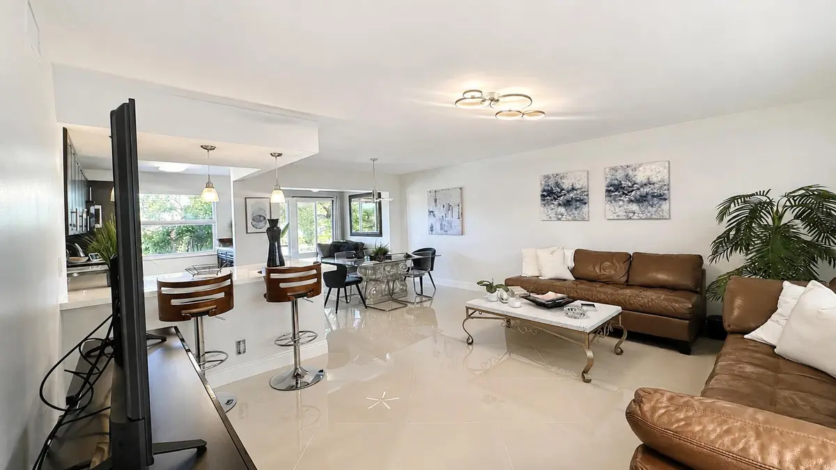 Livung Area at 34 Colonial Club Drive 202, Boynton Beach