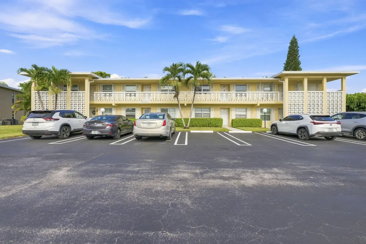 R1 at 1121 CACTUS Terrace 203, Delray Beach