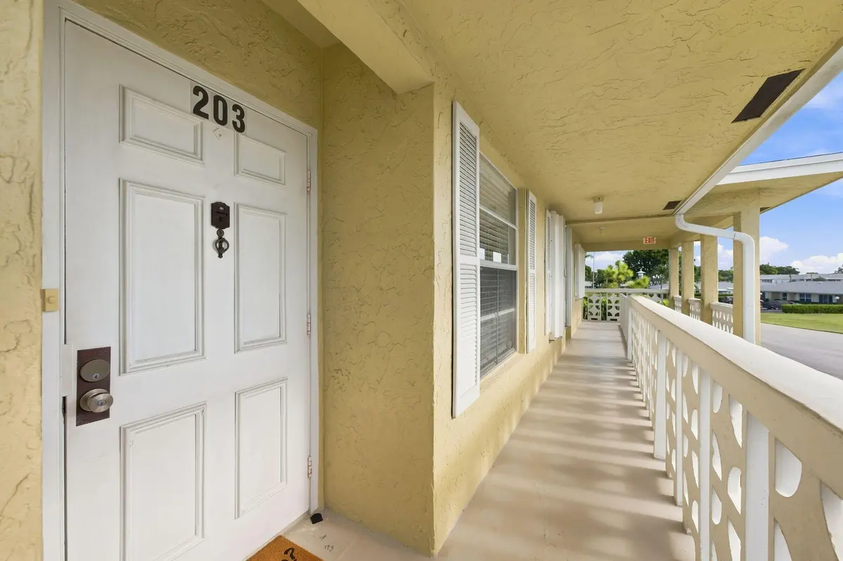 R2 at 1121 CACTUS Terrace 203, Delray Beach
