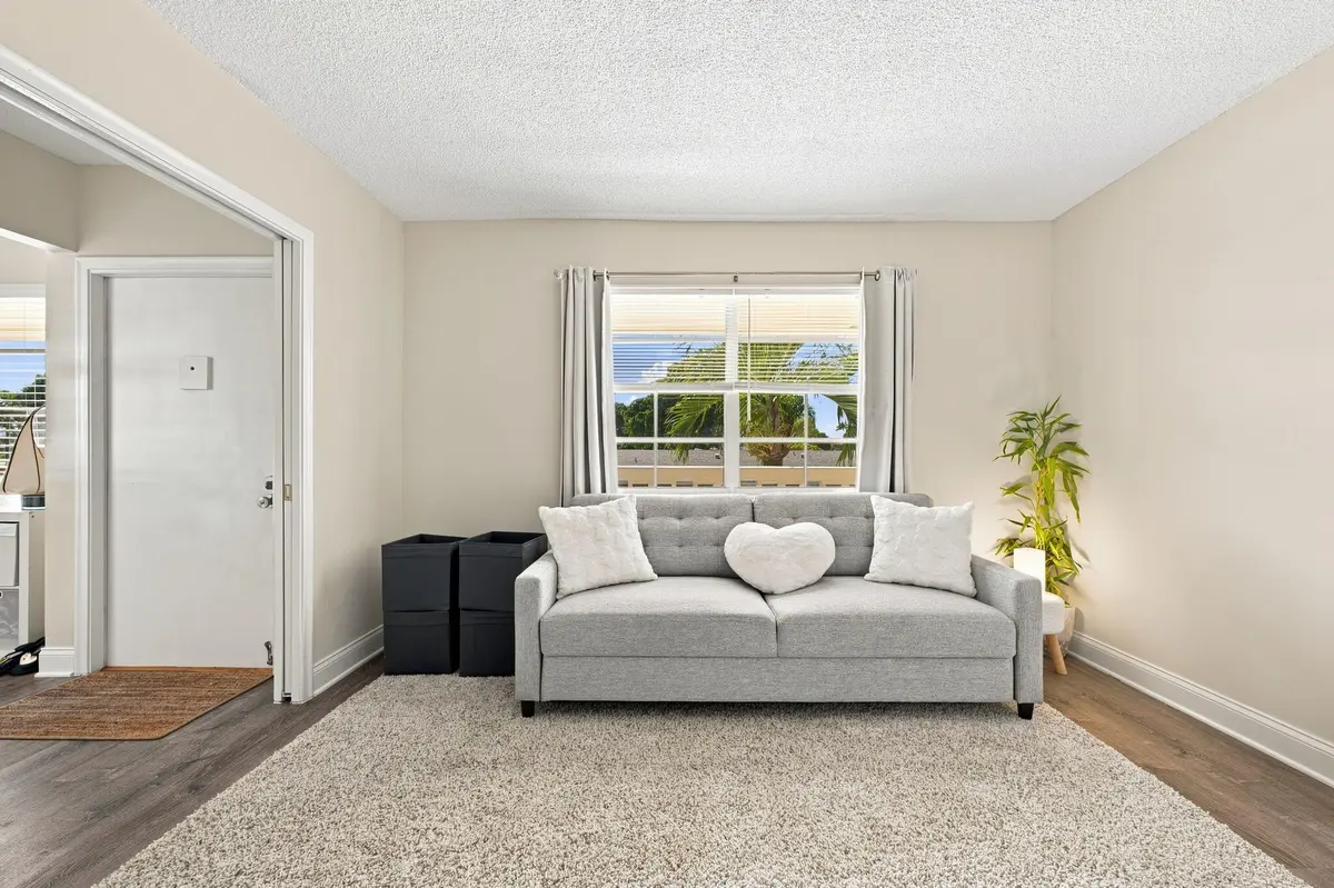 R4 at 1121 CACTUS Terrace 203, Delray Beach