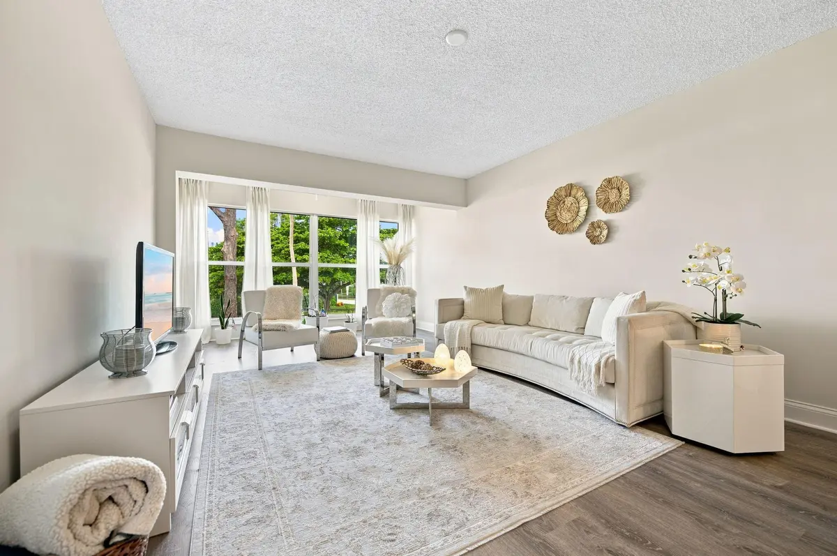 R8 at 1121 CACTUS Terrace 203, Delray Beach