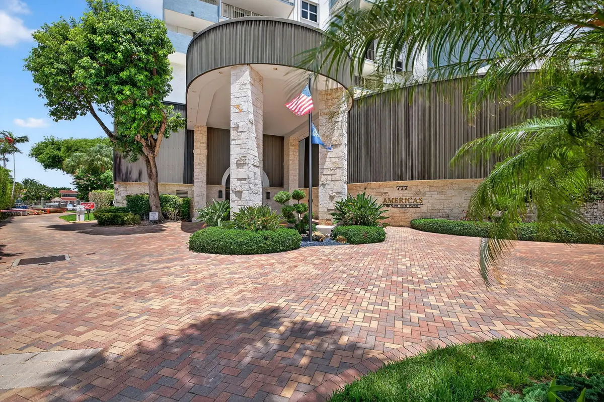 Front Entrance at 777 Bayshore Drive 701, Fort Lauderdale