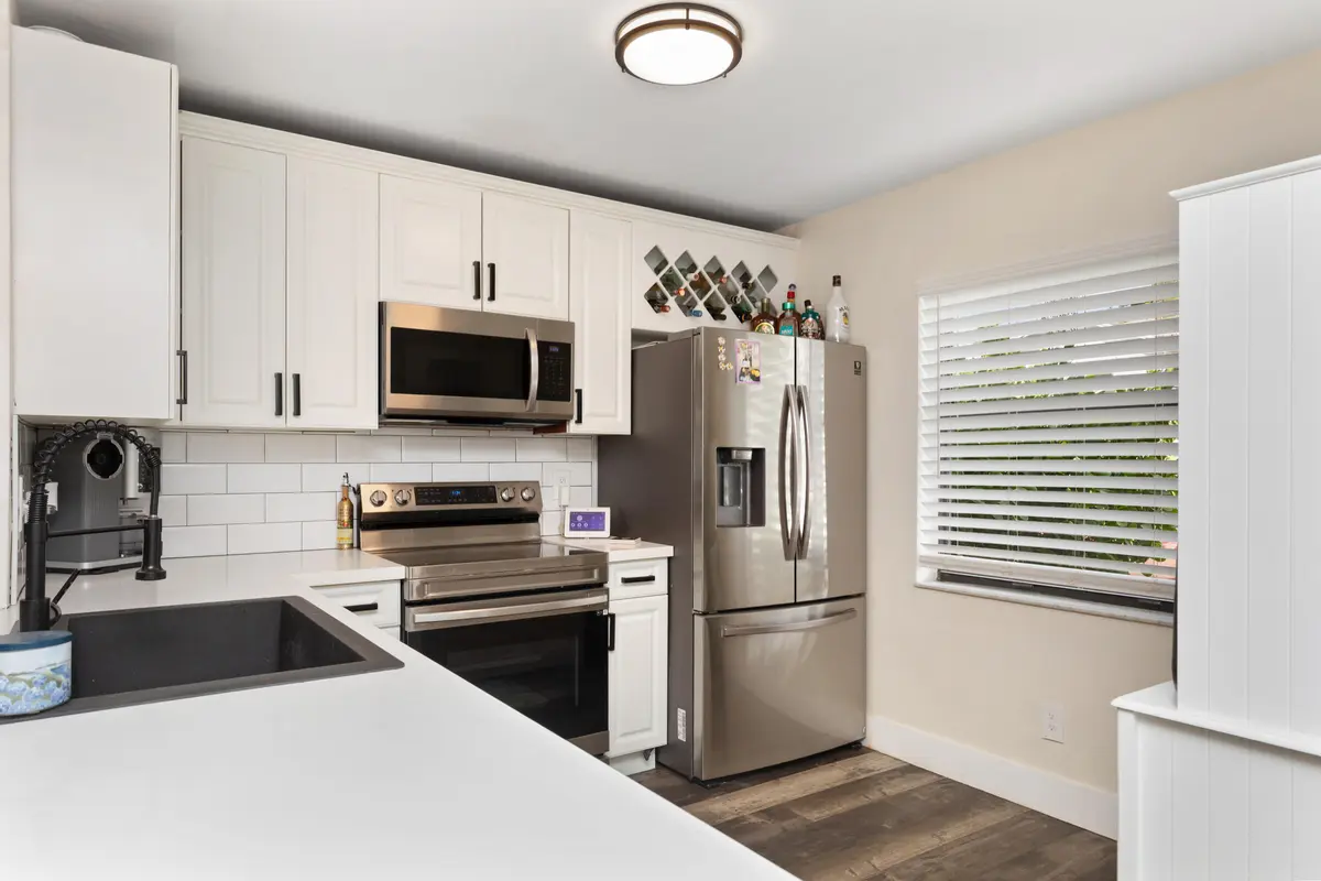KITCHEN at 761 NW 106th Avenue, Pembroke Pines