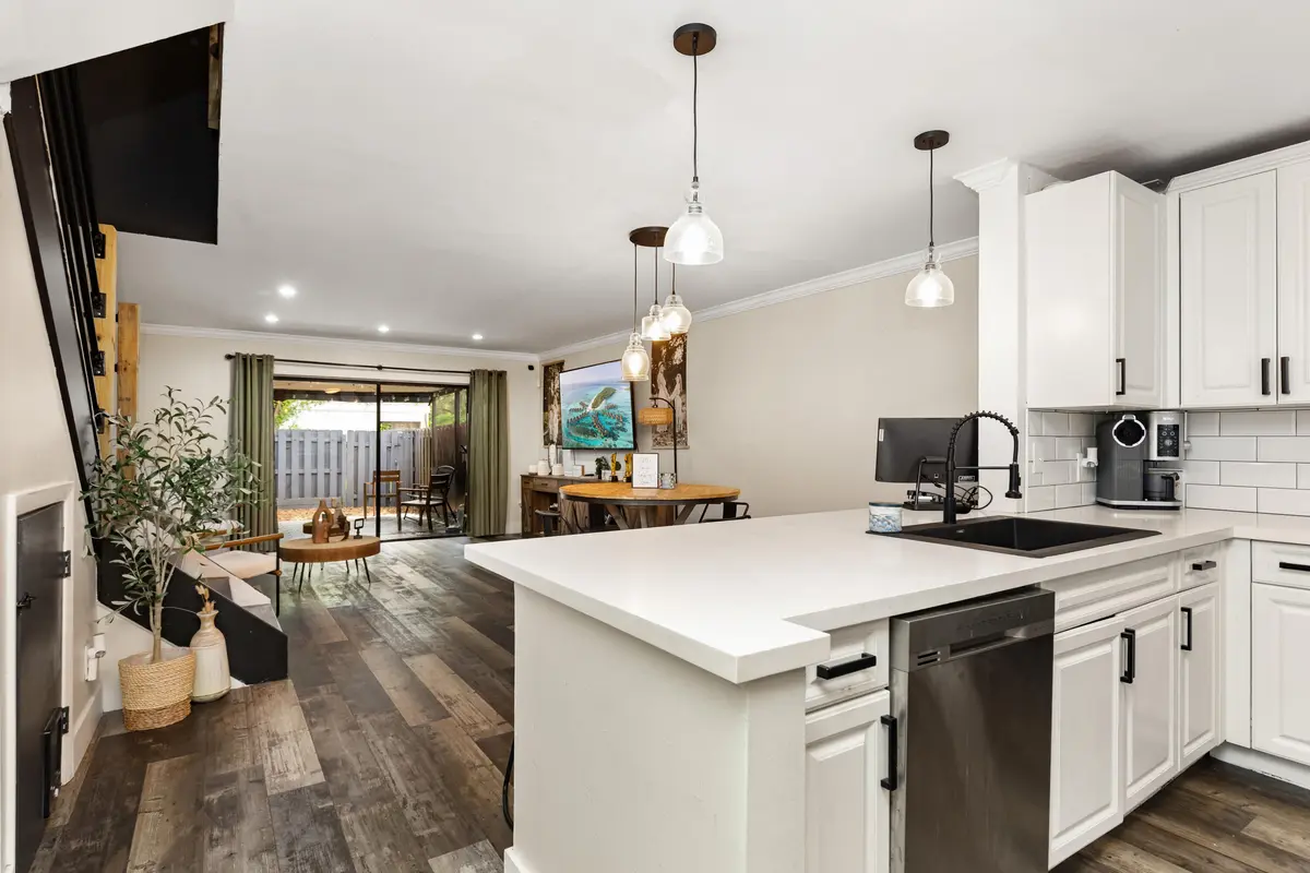 KITCHEN at 761 NW 106th Avenue, Pembroke Pines