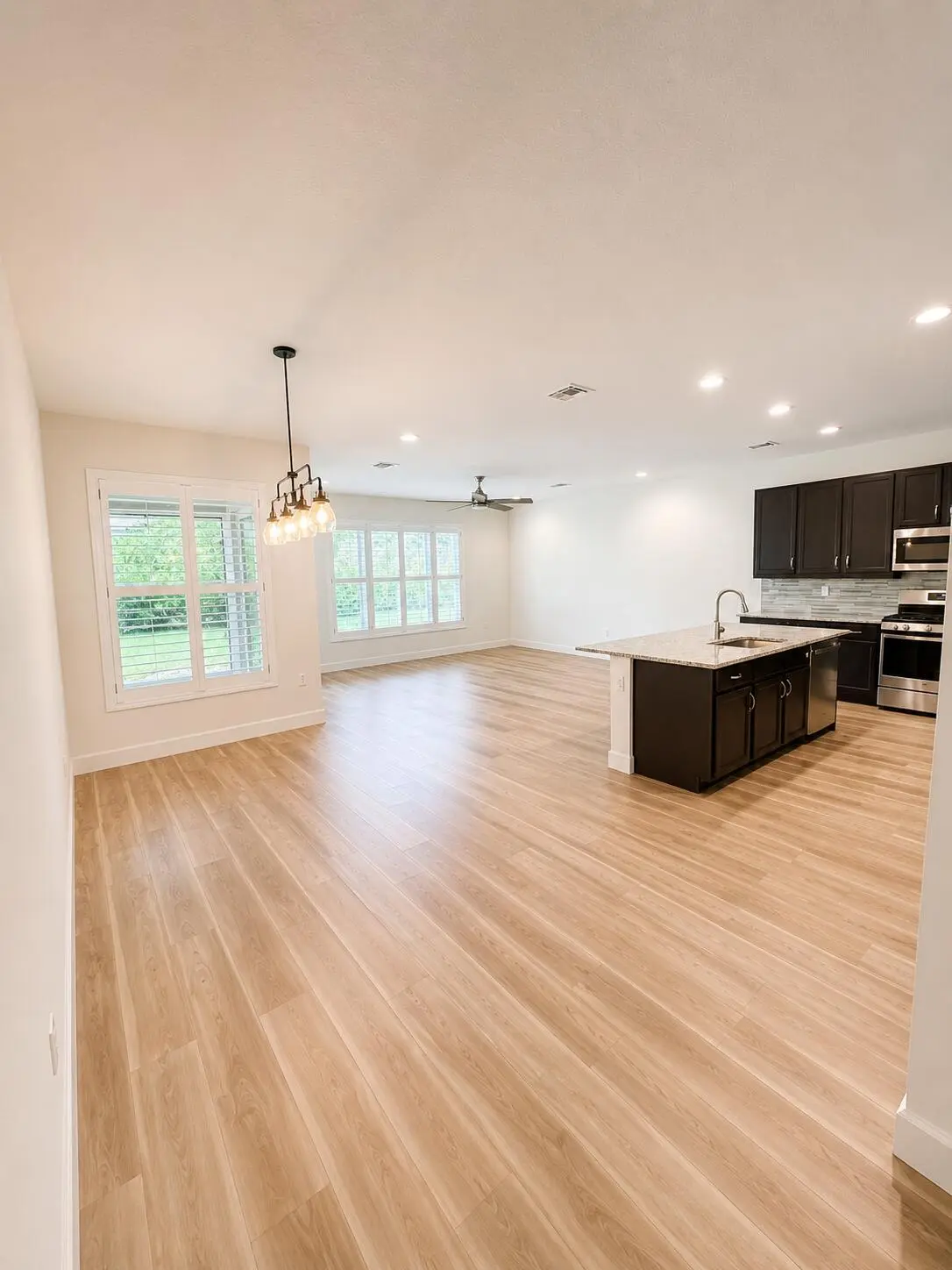 dining at 11455 SW Golden Mountain Way, Port St. Lucie