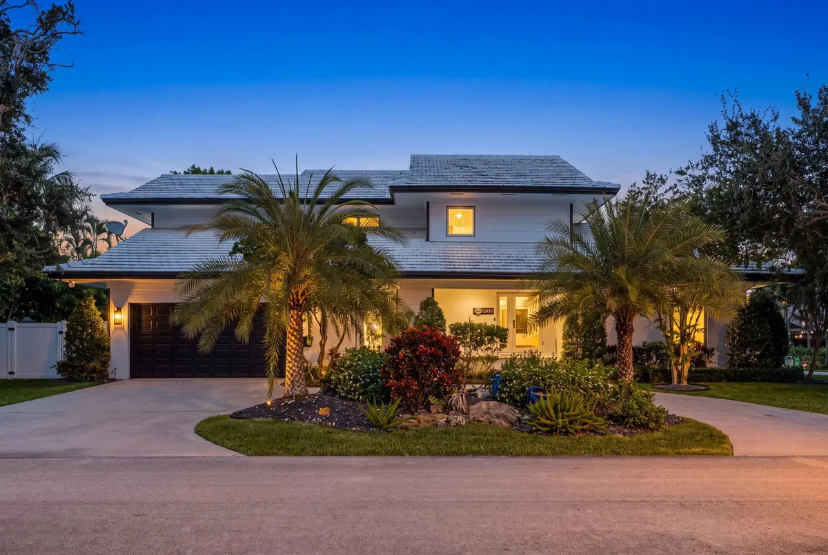 Front of the house at 5100 NE 30TH Terrace, Lighthouse Point