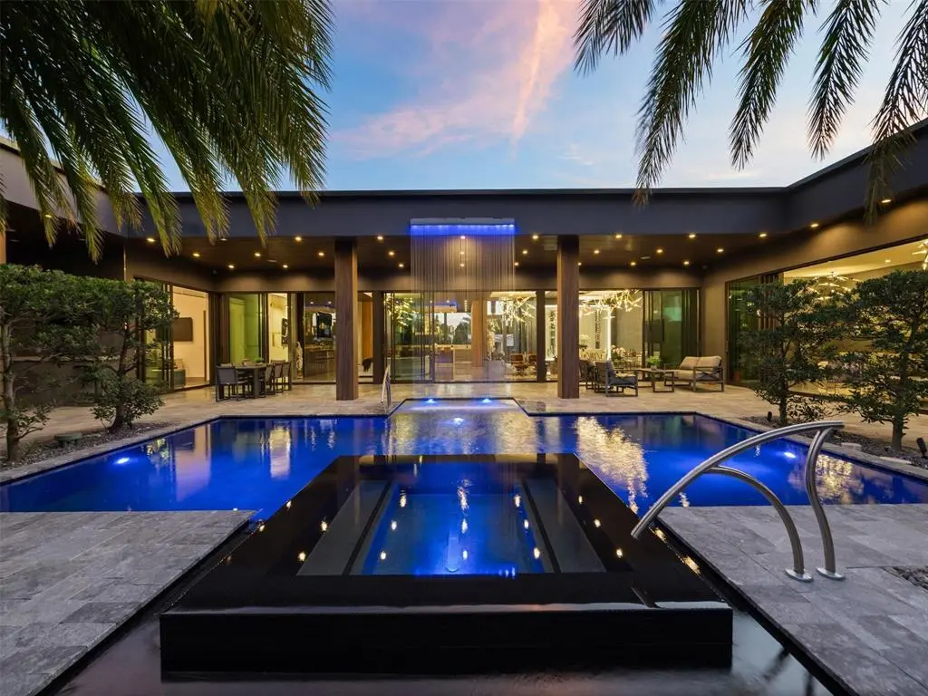waterfall straight at 2213 NE 37TH Drive, Fort Lauderdale