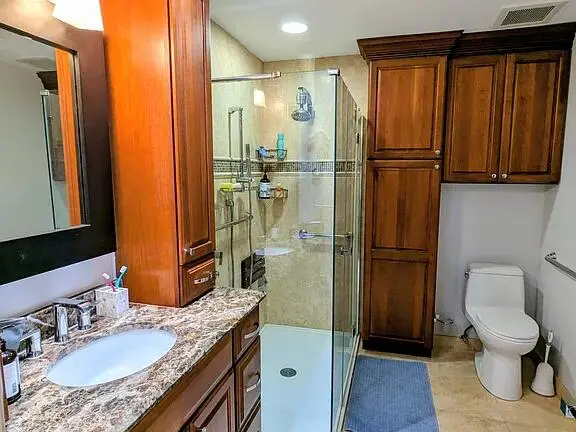 Master Bath at 134 CYPRESS POINT Drive 134, Palm Beach Gardens