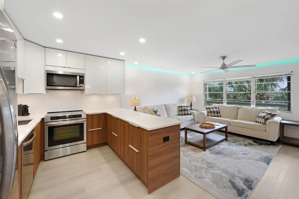 Photo 5 at 3034 BERKSHIRE B 3034, Deerfield Beach