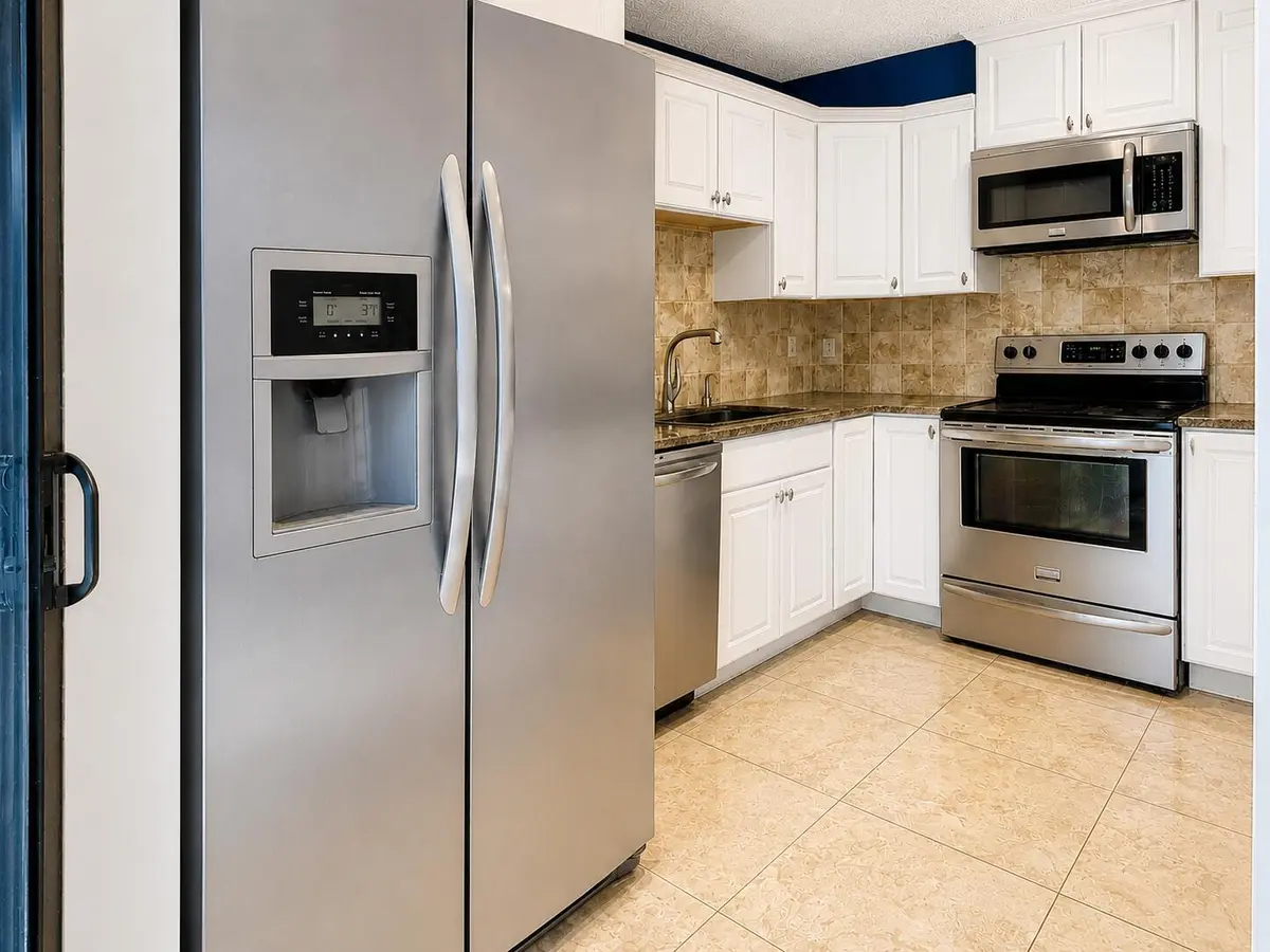 Kitchen at 1535 MASTERS Circle 148, Delray Beach