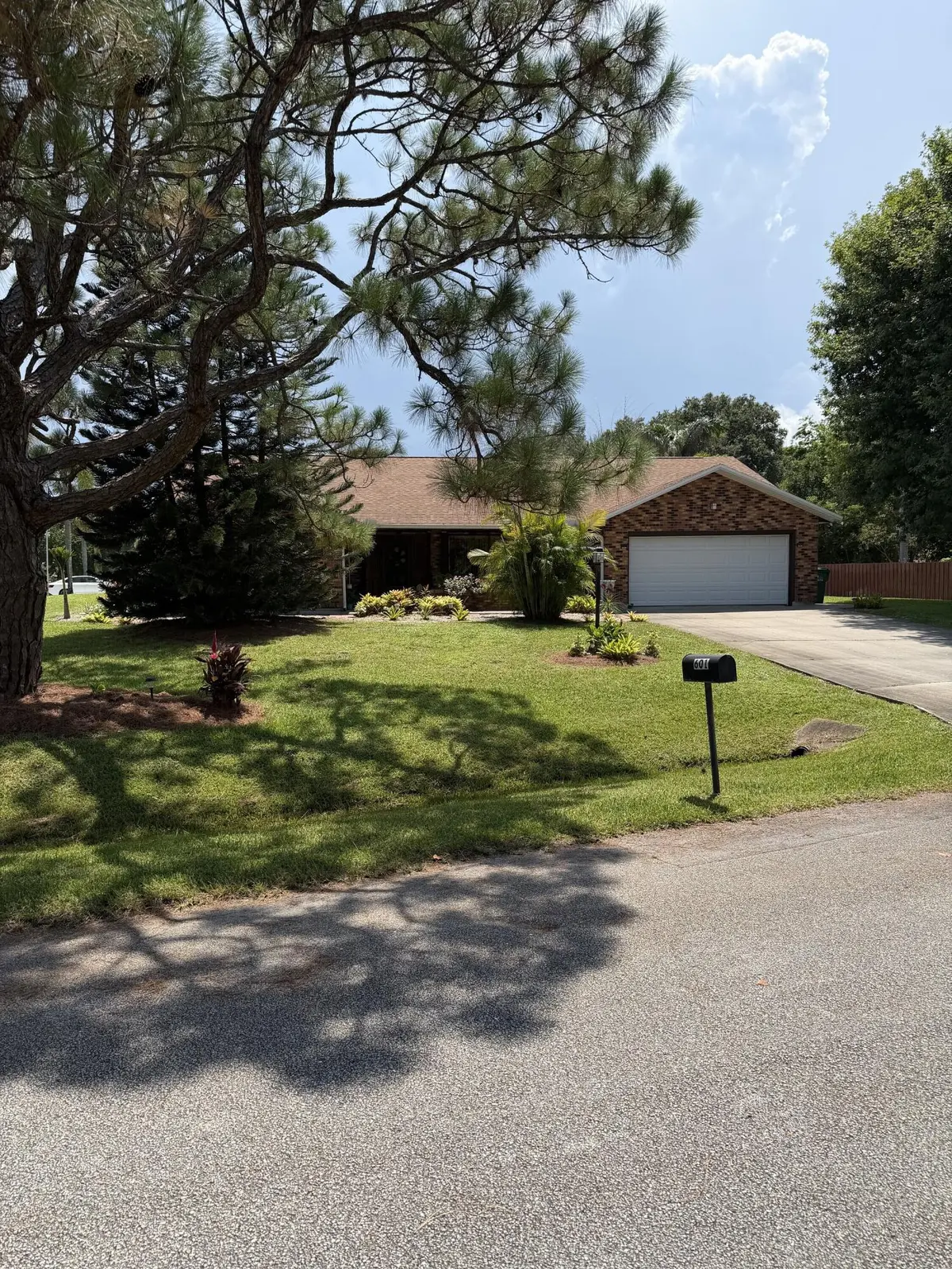Front_Driveway at 601 Strait Avenue, Sebastian