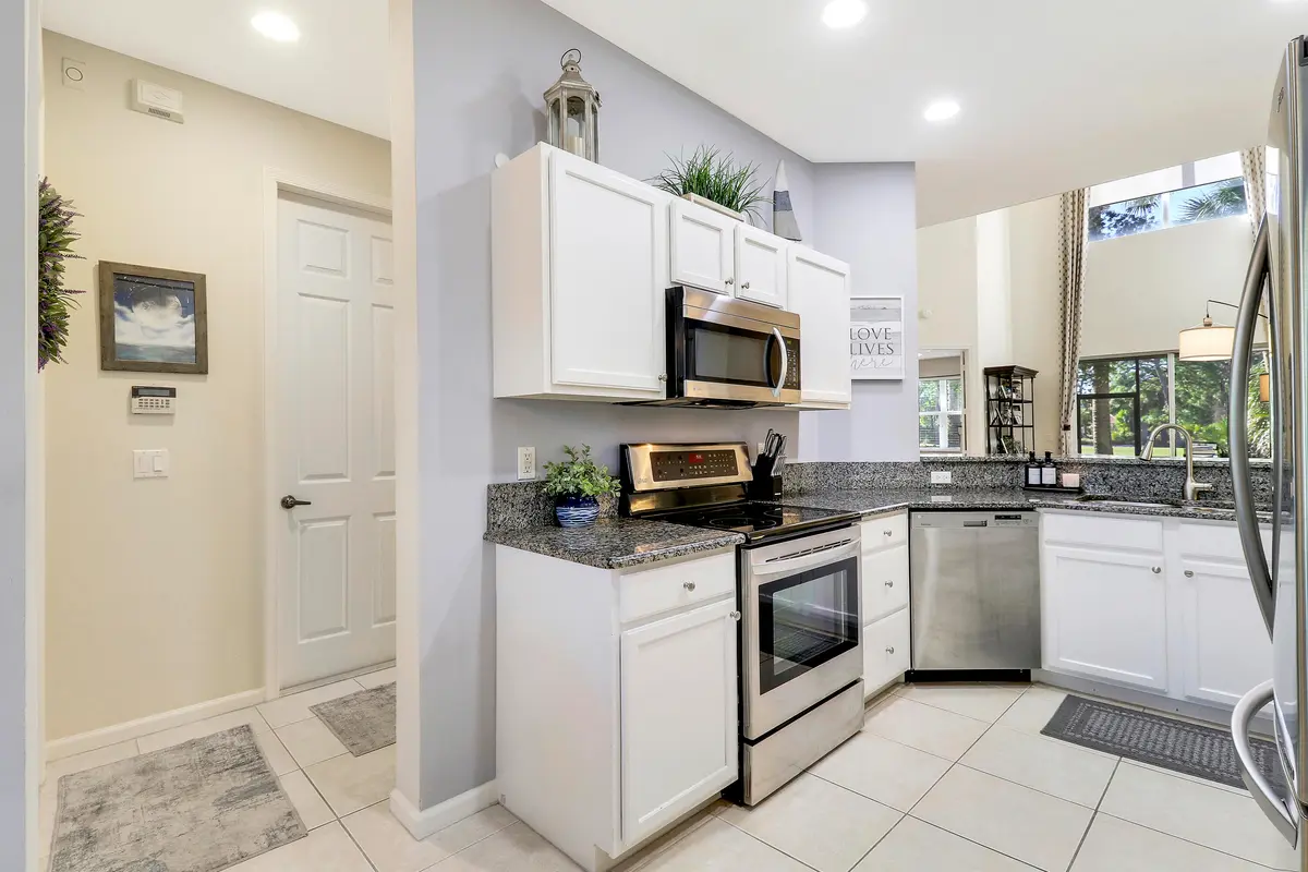 Kitchen at 7024 Torrey Pines Circle, Port St. Lucie